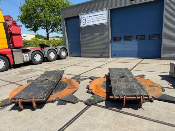 ショイエル・ターンテーブルズ 240 T