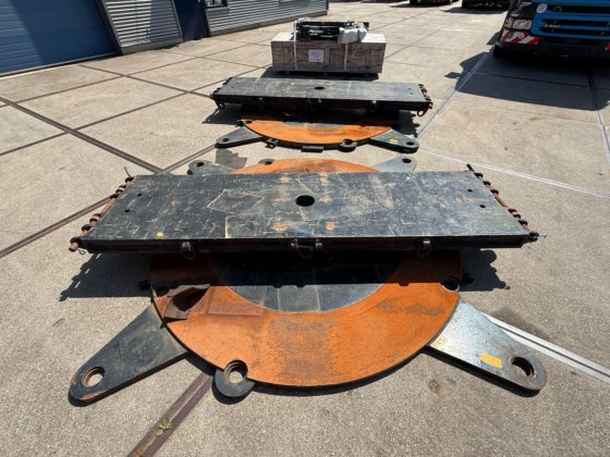 ショイエル・ターンテーブルズ 240 T