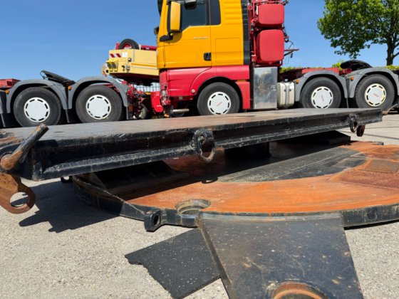 ショイエル・ターンテーブルズ 240 T