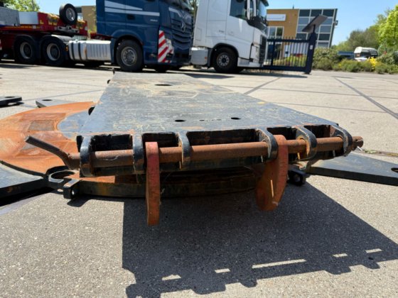 ショイエル・ターンテーブルズ 240 T