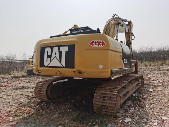 2018 CAT 323D