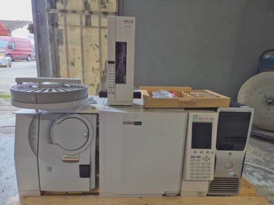 SHIMADZU GC-2010 With AOC-20i +
