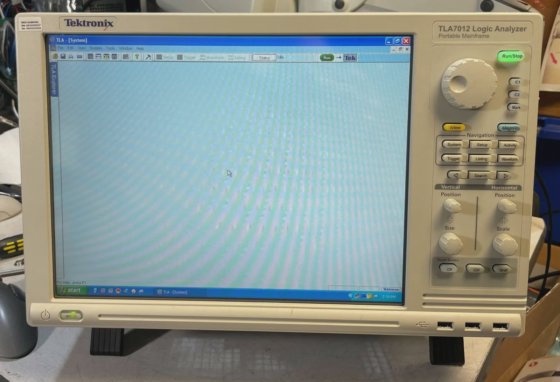 Tektronix TLA7012 Portable Logic Analyzer