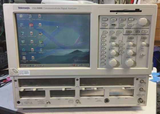 Tektronix CSA8000 Communications Signal Analyzer