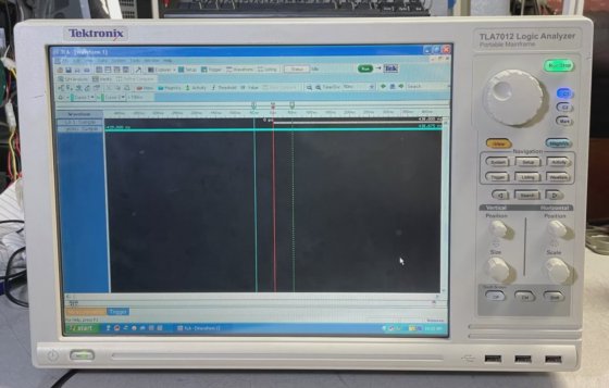 Tektronix TLA7012 Portable Logic Analyzer