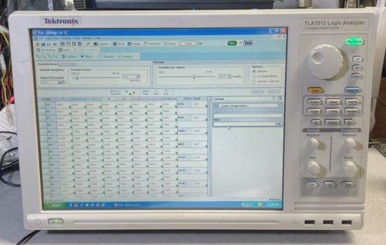 Tektronix TLA7012 Portable Logic Analyzer