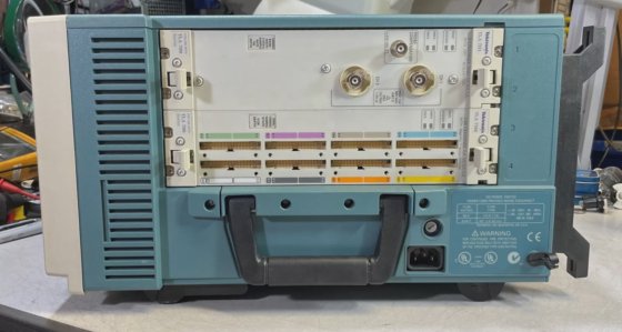 Tektronix TLA704 Portable Color Logic