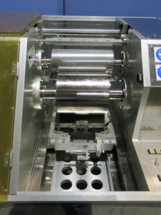 【中古品】日本写真印刷 高精度薄膜形成システム S15
