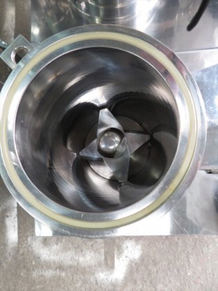 2001 株式会社 セイシン企業 SEG-200W2型（特殊型）