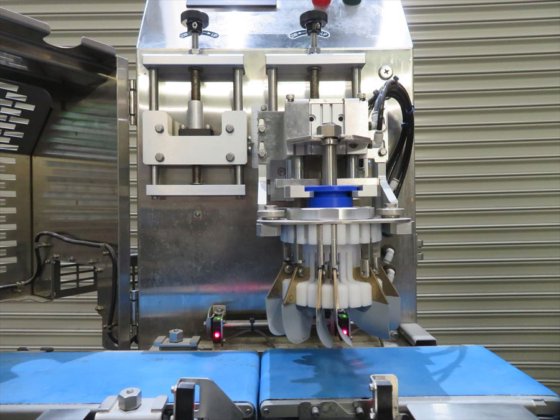 2016 レオン自動機 株式会社 NU032