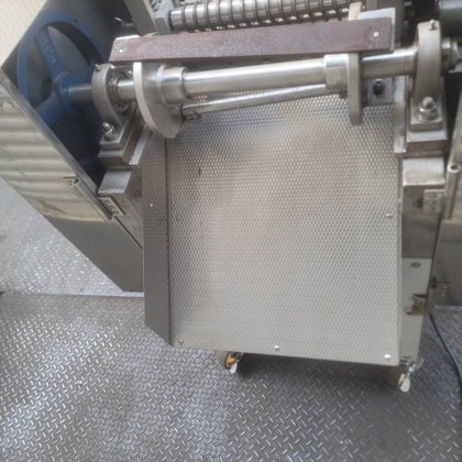 2019 戸谷鉄工所　回転式切断機