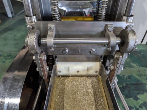 2000 (株)タカハシ　高橋式高速裁断機