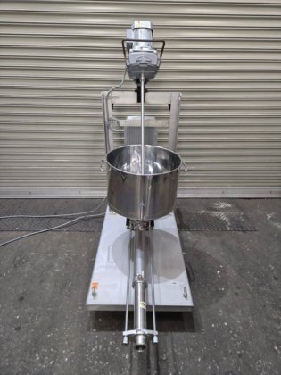 2014 兵神装備(株)　モーノポンプ・縦型ミキサー・モーター