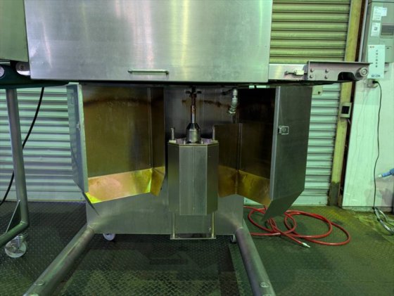 2013 吉泉産業 株式会社 YS-8300型