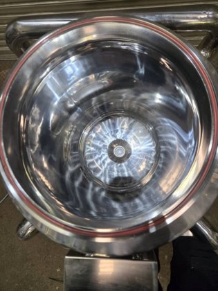 2012 八州化工機(株)　受けタンク20L