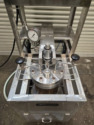 2007 オーエムラボテック(株)　水熱反応試験装置