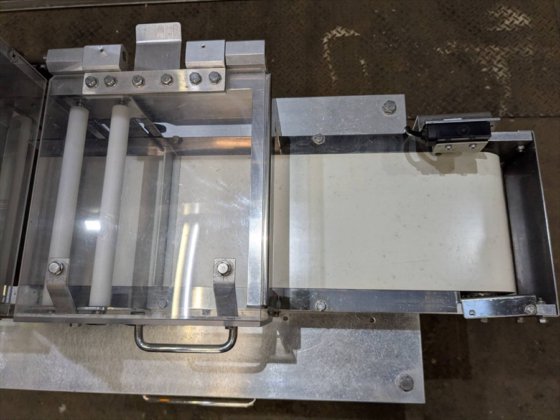 2012 レオン自動機 株式会社 GK408