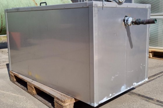 跌落膜浸没换热器