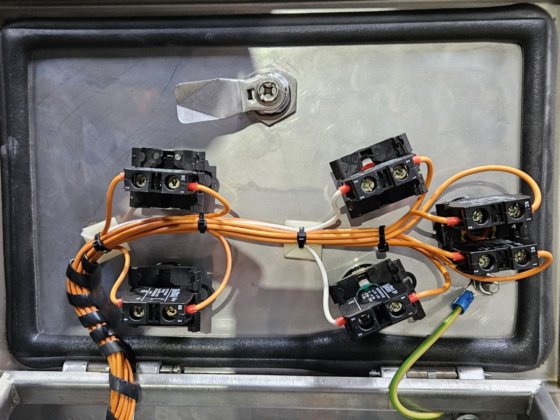 Witte & Groot 紧急停止按钮柜 1