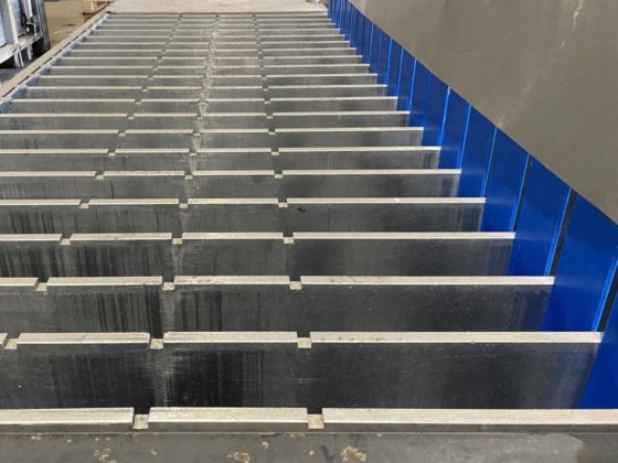 ジャックストーン板凍結機