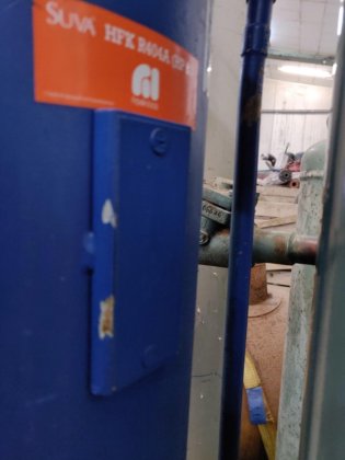 液体接收器 89 升。