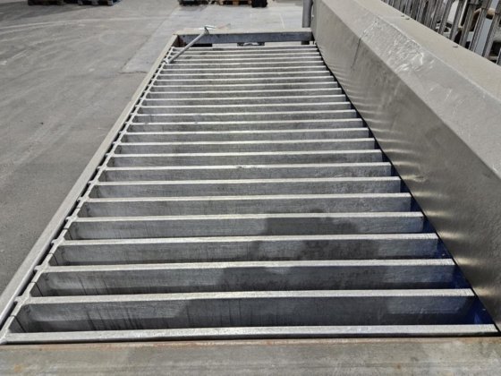 ジャックストーン板凍結機