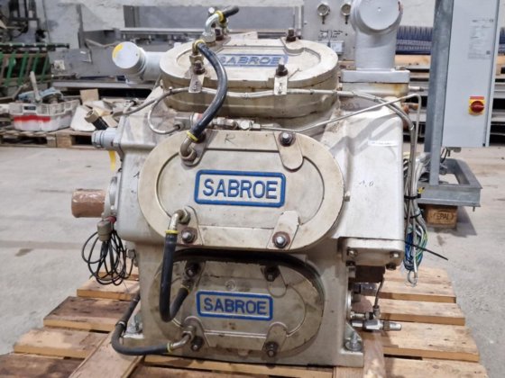 サブロー SMC 108 E