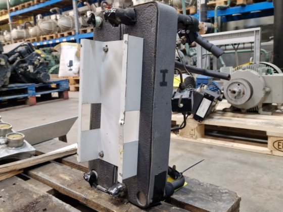 スウェップ B25 022