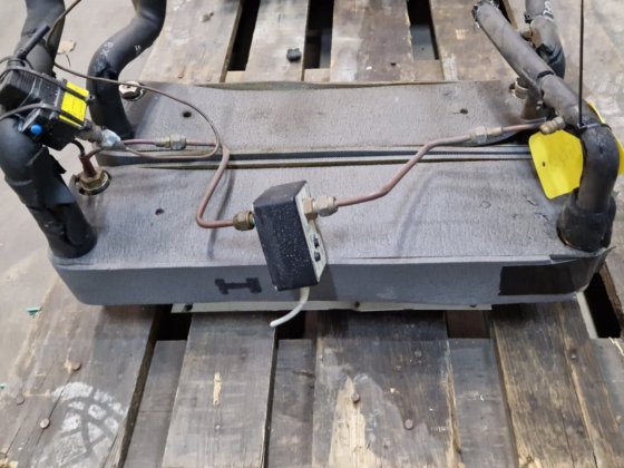 スウェップ B25 022