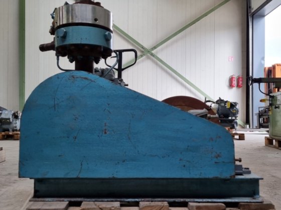 伯顿科布林AOC 250