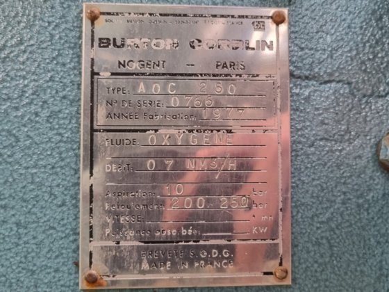 伯顿科布林AOC 250