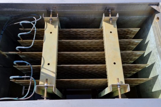 落下膜浸漬熱交換器