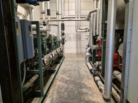 ビッツァー水冷式ねじ圧縮機セット