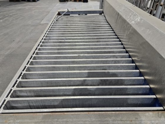 ジャックストーン板凍結機