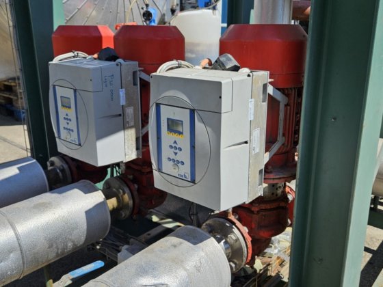 ビッツァー水冷式ねじ圧縮機セット