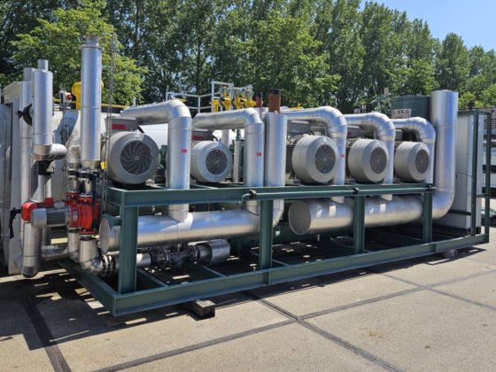 ビッツァー水冷式ねじ圧縮機セット