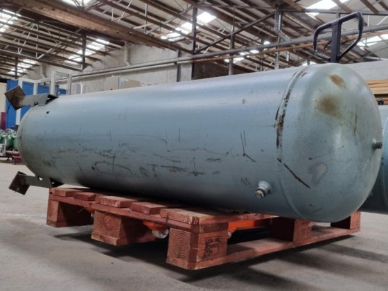 液体接收器 144 升