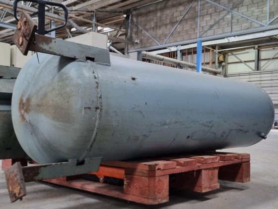 液体接收器 144 升