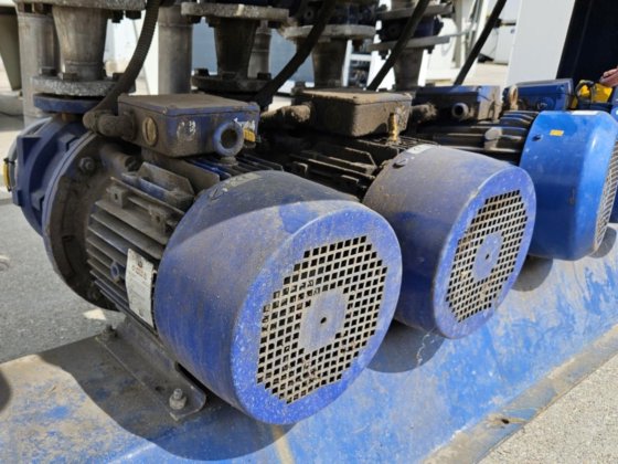 液体受信機水タンク