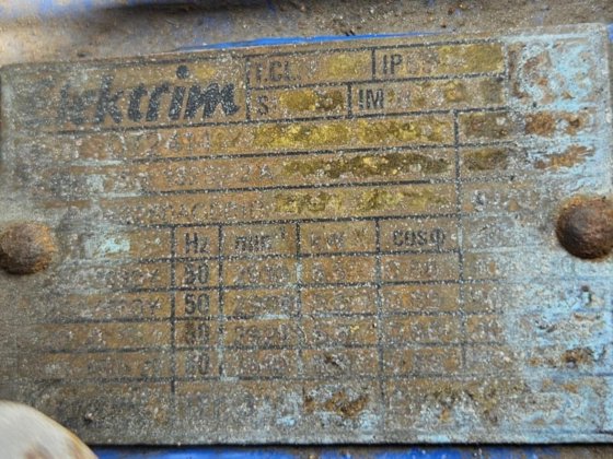 液体受信機水タンク