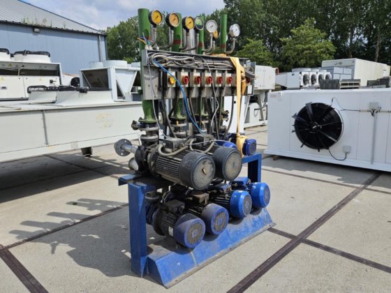 液体受信機水タンク