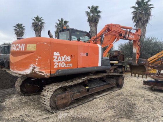 2008 TRACKED EXCAVATOR