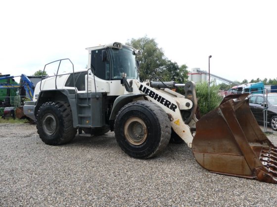 2015 Liebherr L 576