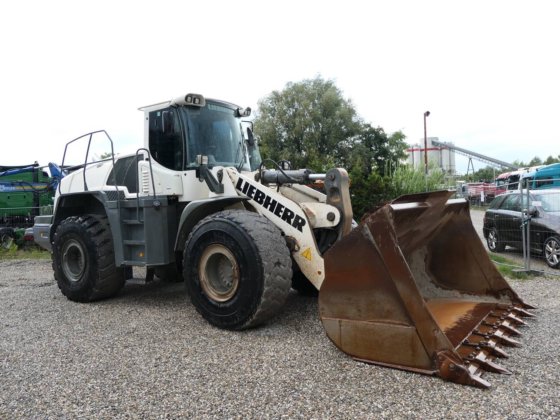 2015 Liebherr L 576
