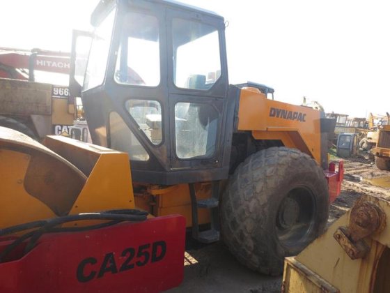 2011 Dynapac CA25D