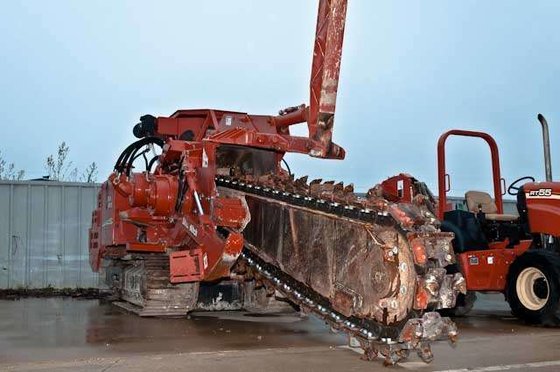 2009 Ditch Witch HT220 Trenchers