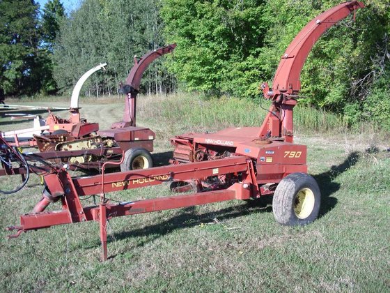 New Holland 790 (HAY and