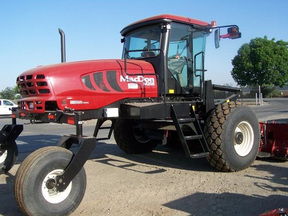 2013 Macdon M205 Soil finishers