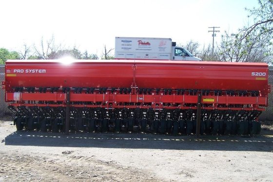 2012 Kuhn 5200M Seeders in