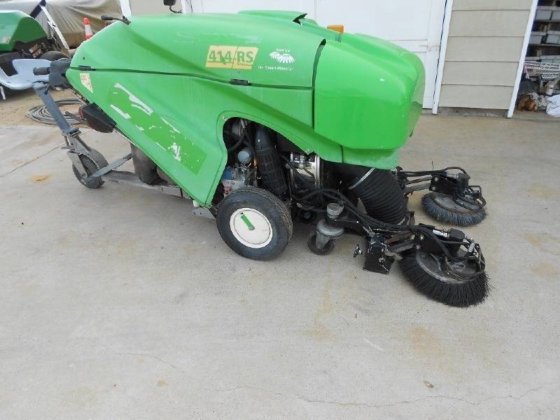 TENNANT Green Machine 414RS Sweeper